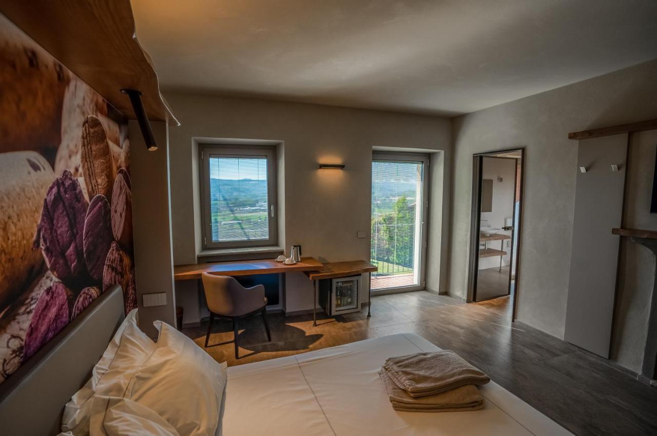 Il Vigneto Guest House Roddi Ngoại thất bức ảnh