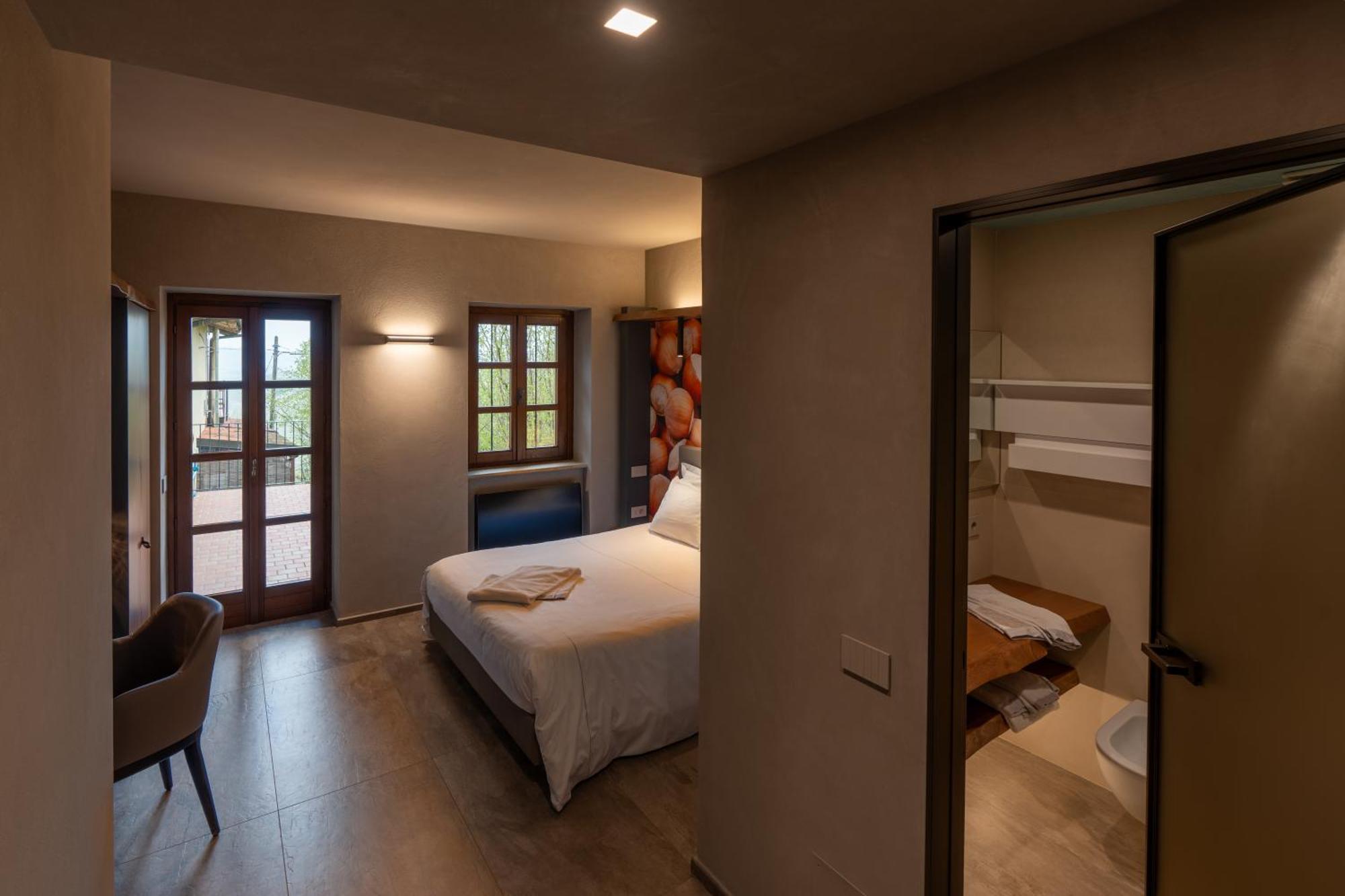 Il Vigneto Guest House Roddi Ngoại thất bức ảnh
