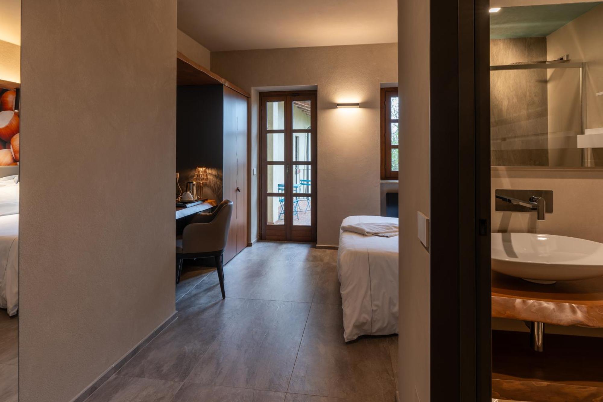 Il Vigneto Guest House Roddi Ngoại thất bức ảnh